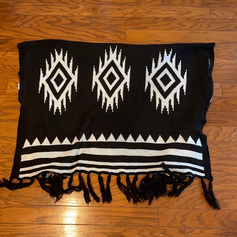 Aztec print Pancho